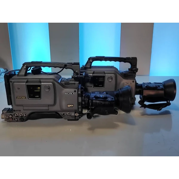 Vintage Sony DSR-300AP DVCAM 16:9 Digital Camcorder - 1999